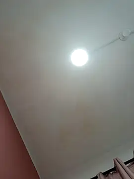 _Saraa- webcam