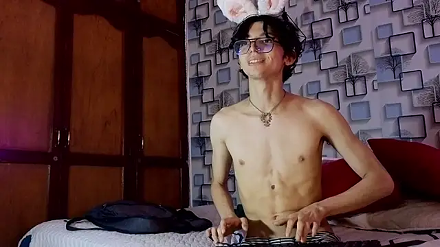 twink_sebas7 (Ask my age) - Jerking faster my cock + rubing ass