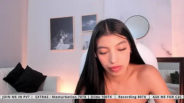 Tiffany_Low webcam