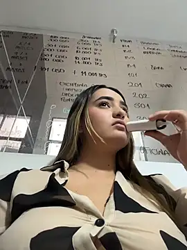 Antonella_Julieta live sex cam