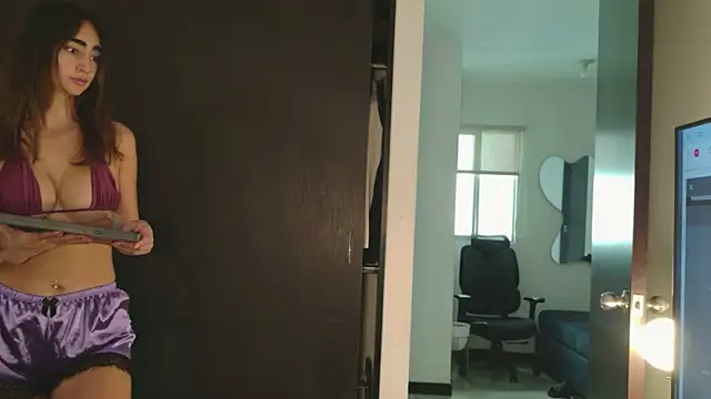 Scarlett_grand webcam