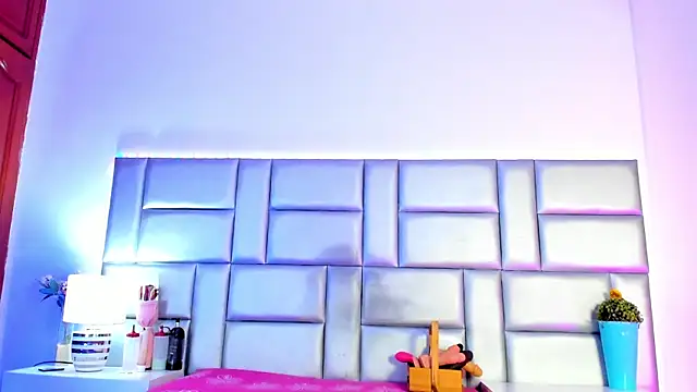 LovelyNickii webcam