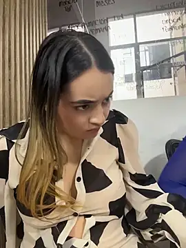 Antonella_Julieta webcam