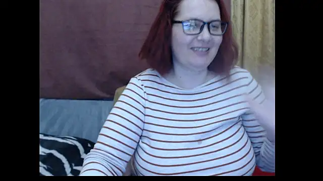 PlayfullMature webcam