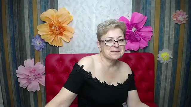 emiliagree (F mature) - make me wet, make me moan and shake