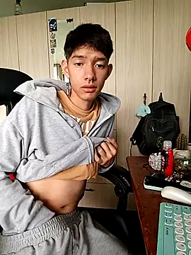 heyy_noah11 (M twink) - Show me You ass in doggy 🤤
