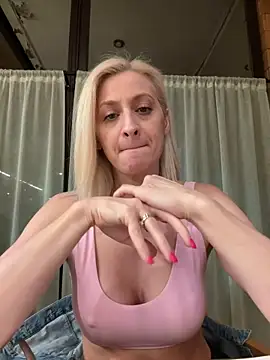 HOTLadyluna webcam