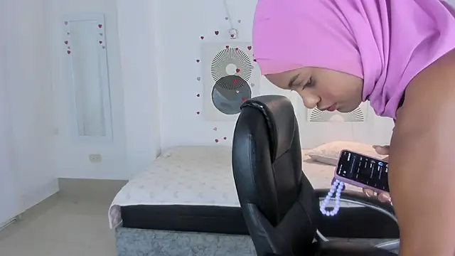 Amira_Alzahra webcam