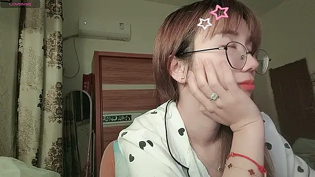 Lili_666 webcam