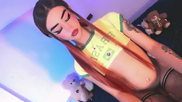 Miss-Saraii webcam