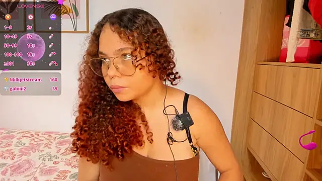Bloom_Noor webcam