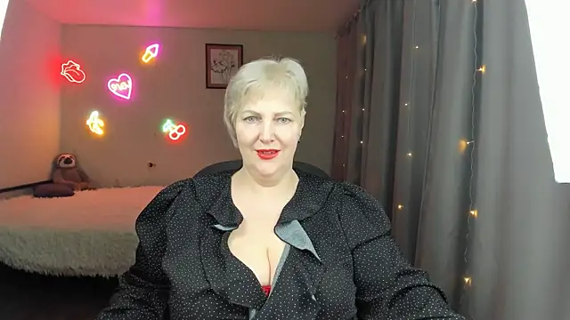 Mary-Leee