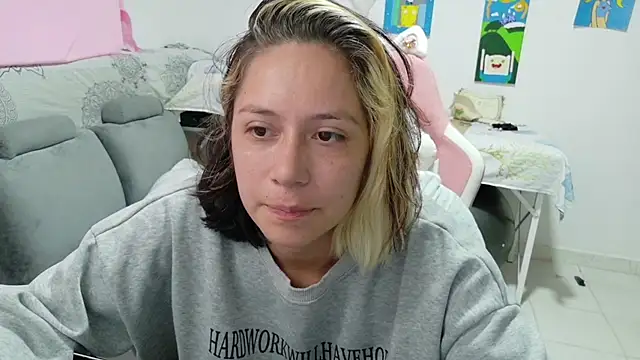 MommyMiaWs webcam