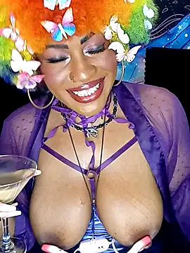 AmazonianMistress webcam