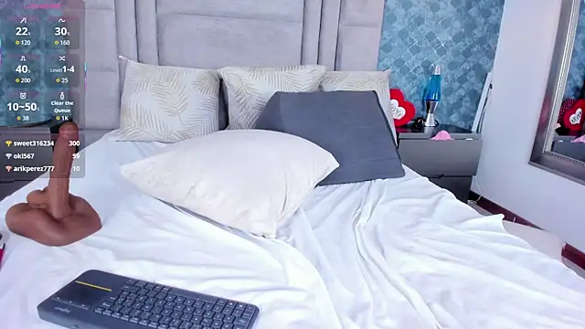 NiiaMoore webcam