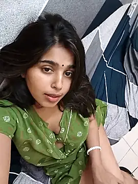 Cute-Simmi69 webcam