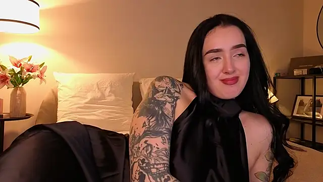 KimKhallifa webcam
