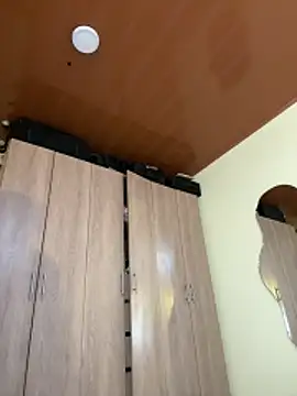 zoe_storm webcam