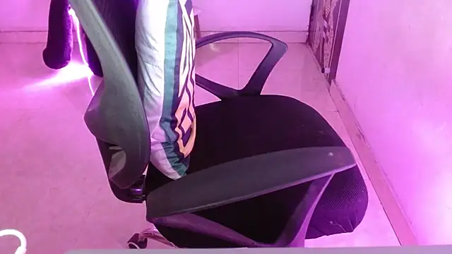 Nayra23980 webcam