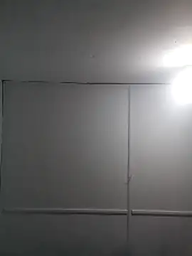 Expose_Queen webcam
