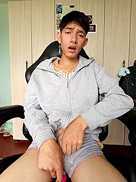 heyy_noah11 webcam