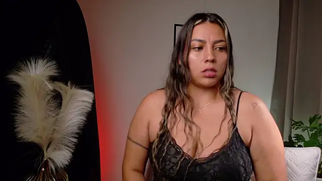 Zara_Nova webcam