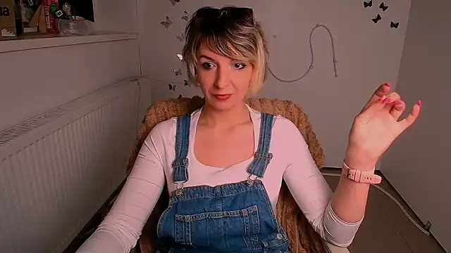 Lana_Foxyy webcam
