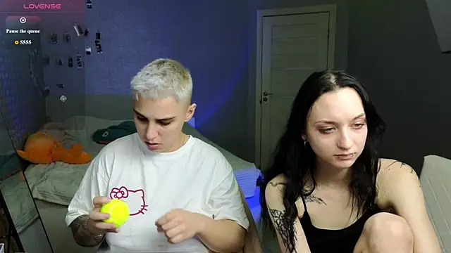 LuxuryLoverss webcam