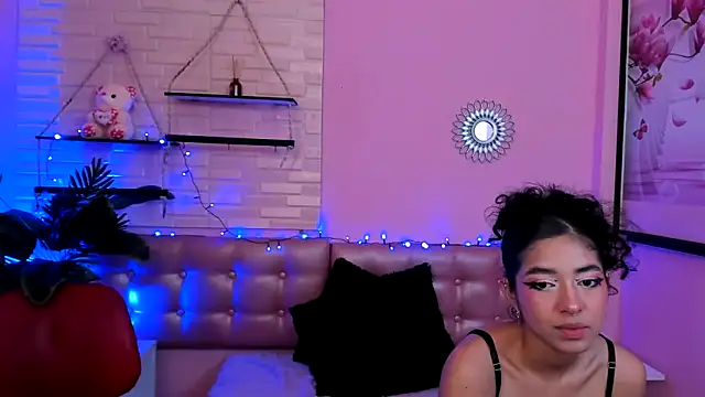 Aronandmoli69 webcam