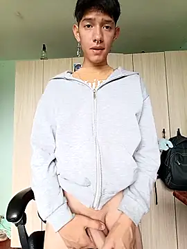 heyy_noah11 (M twink) - Come on sexy show me You hard dick 🍆