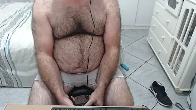 MysterBearMG webcam