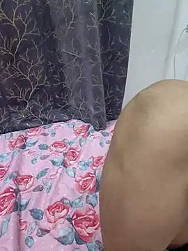 Aarti909090 webcam