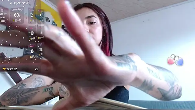 ZoeBakers_ webcam