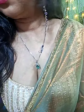 alinaarora webcam