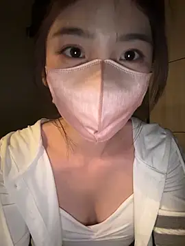 gougou13 live sex cam