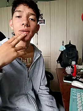 heyy_noah11 webcam