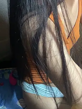 Mina048 webcam