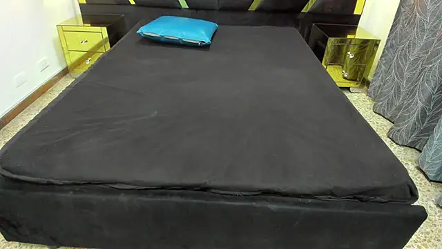 agatha_fit webcam