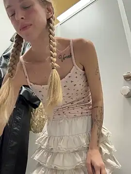 kira_mia webcam