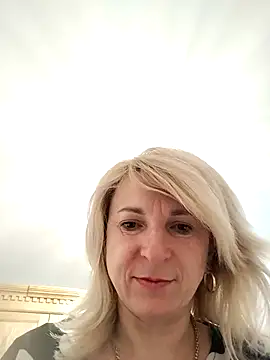 AhlyssaLove1155 webcam