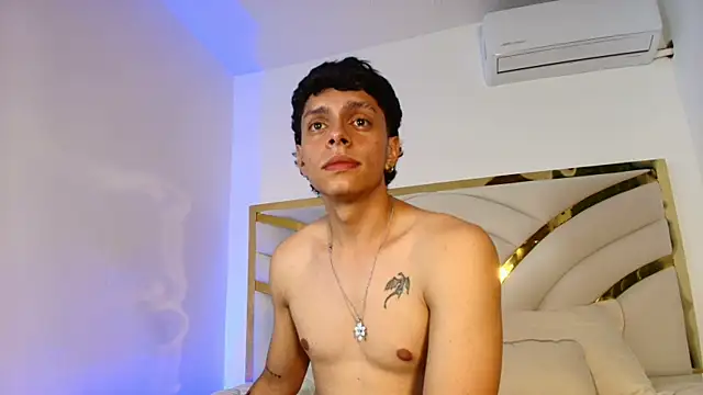 Milo_Storm webcam