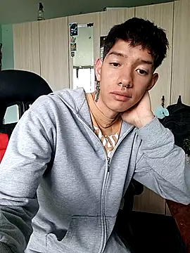 heyy_noah11 webcam