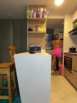 tabata_monroee webcam