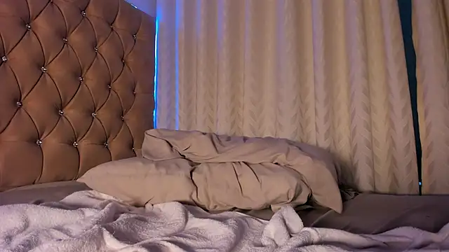 Maddyluxe webcam