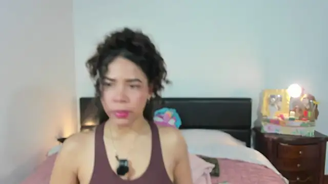 Ashlyy-9 webcam