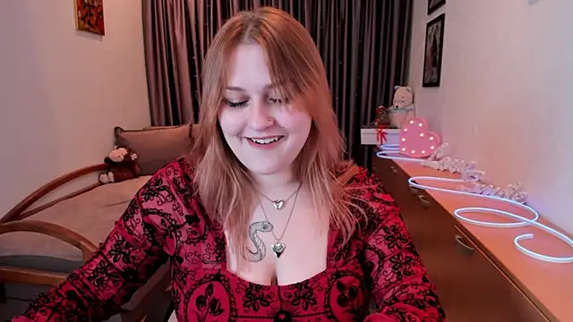 NoraLiin webcam