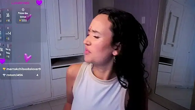 bella_vibess_s webcam