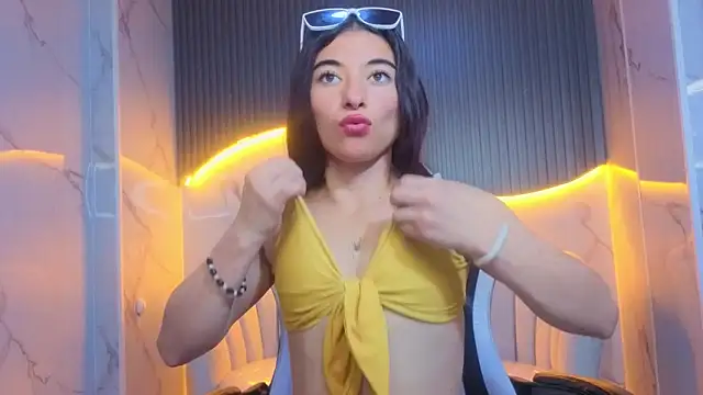 Erika_Suarez_b webcam