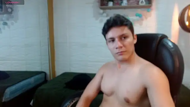zayn_clausen - Zayn_clausen's free webcam - UK Sex Cams
