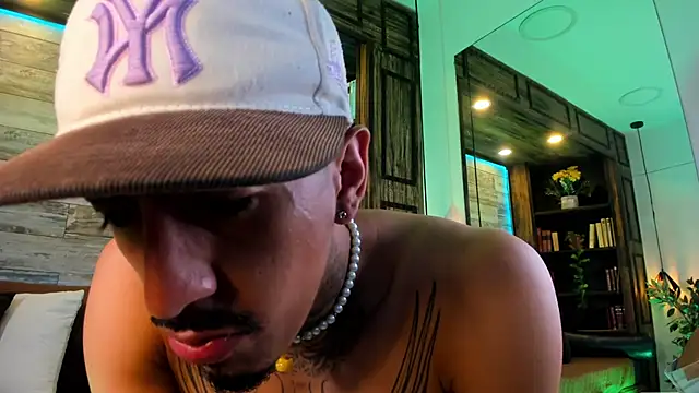 Donovan_Desmond webcam